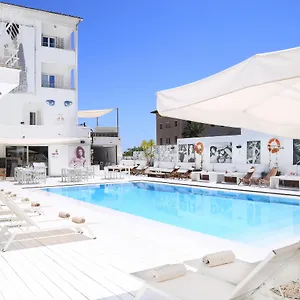 Zhero Hotell